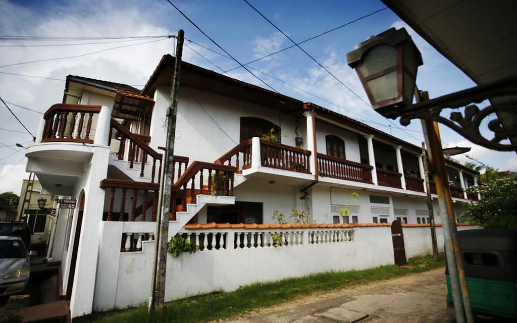 Wijenayake'S - Beach Haven Guest House - Galle Fort Dış mekan fotoğraf