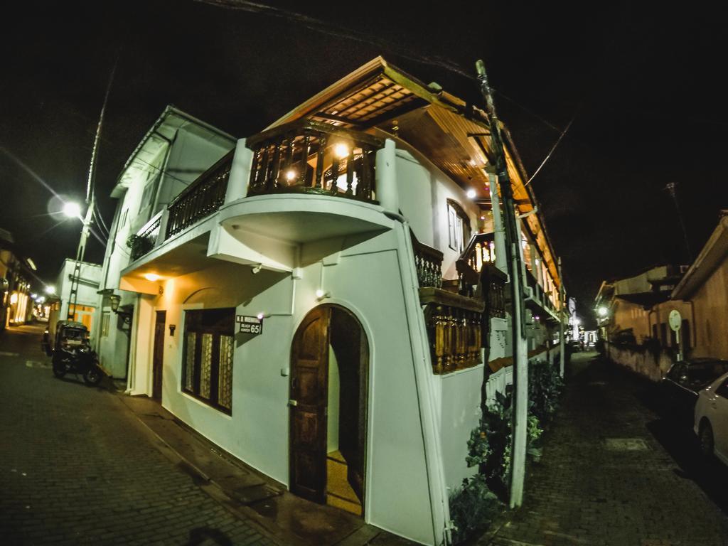 Wijenayake'S - Beach Haven Guest House - Galle Fort Dış mekan fotoğraf