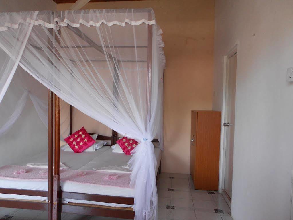 Wijenayake'S - Beach Haven Guest House - Galle Fort Dış mekan fotoğraf